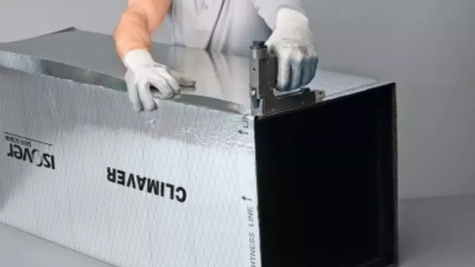 Spoj potrubia zaistíme sponkovačkou CLIMAVER® Spoj potrubia zaistíme sponkovačkou CLIMAVER®